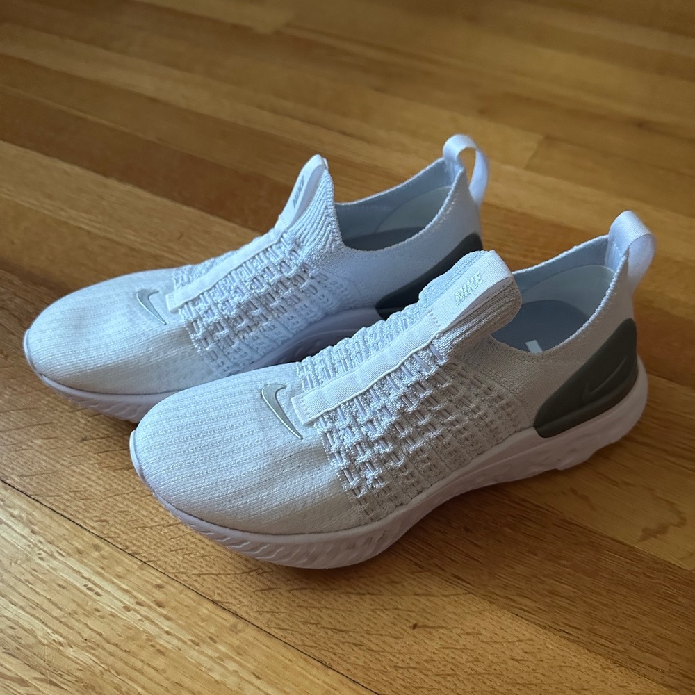 Women’s Nike React Phantom Run Flyknit 2